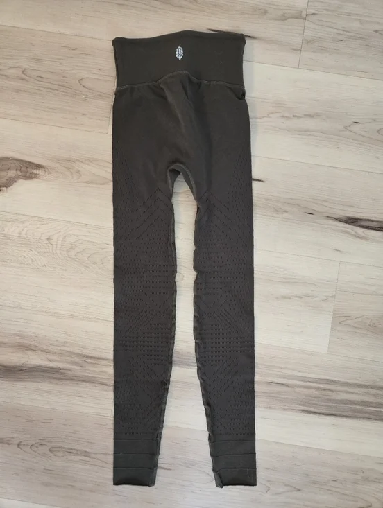 NWOT FP Movement Seamless Ecology Leggings, Olive Green, Size Small - Picture 4 of 5